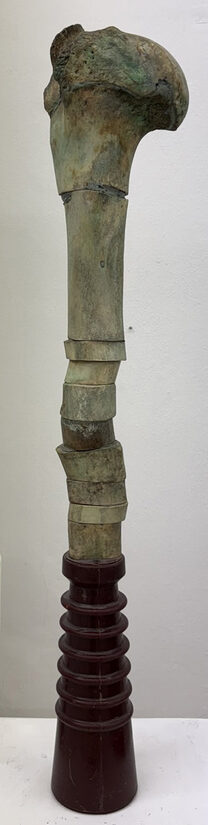 signováno JB: Keramický objekt